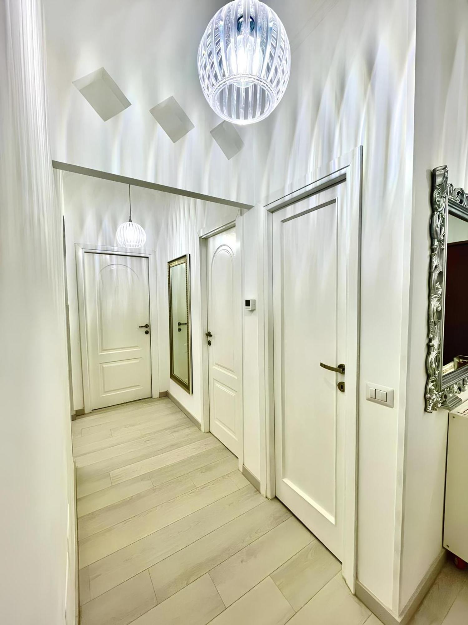 Grace'S Mirror Apartment Rome Bagian luar foto