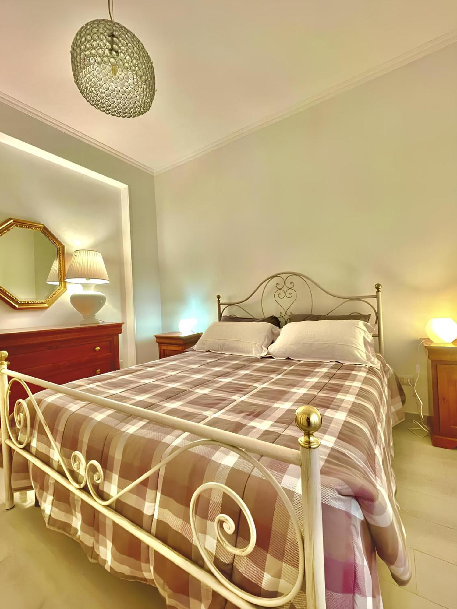 Grace'S Mirror Apartment Rome Bagian luar foto